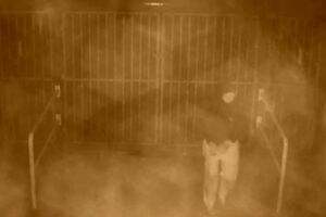 Objavljen snimak osumnjičenih za crtanje kukastog krsta na Poljudu