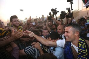 Van Persi zvanično u Fenerbahčeu