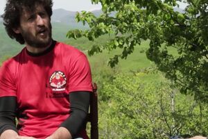 Intervju sa mladićem koji je vozio dron na utakmici Srbija-Albanija