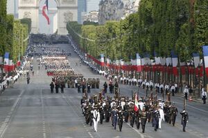 Vojna parada u Parizu povodom 14. jula, Dana pada Bastilje