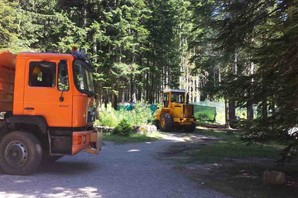 Žabljak, građevinska mehanizacija, Foto: Čitalac reporter