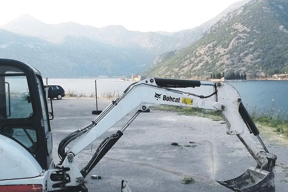 bager firme Hefesta, Foto: Siniša Luković