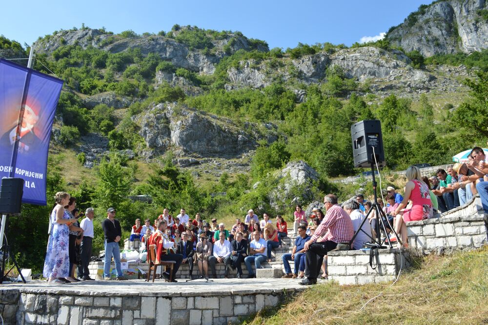 Petrovdanski vijenac, Foto: Obrad Pješivac
