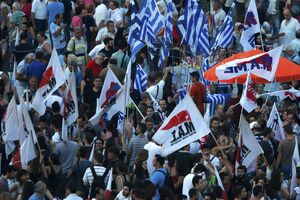 Demonstracije protv mjera štednje pred Skupštinom Grčke
