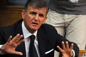 Pean: Marović bi da opet ratuje za mir