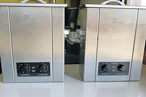 Oduzeli bižuteriju i kade za čišćenje karburatora