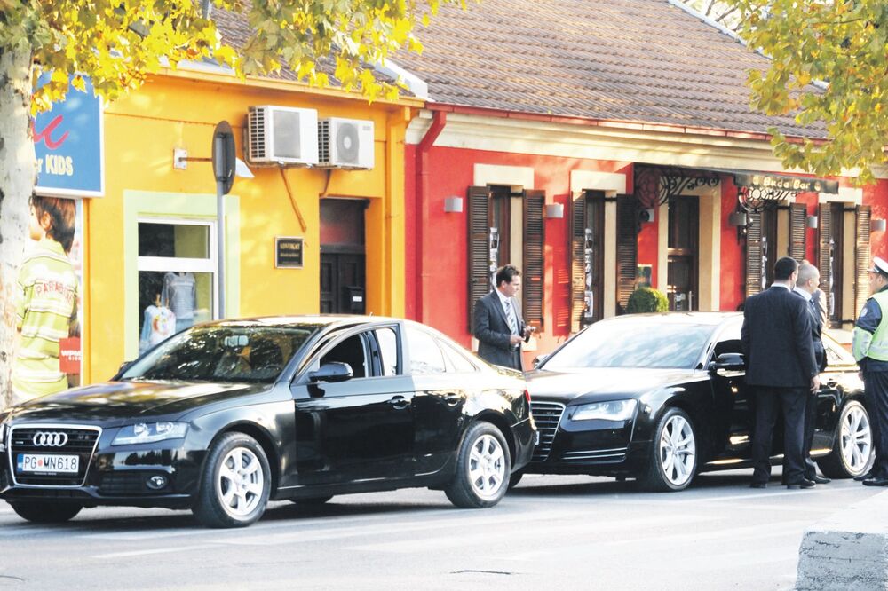 Automobili Vlada, Foto: Boris Pejović