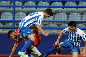 Uhapšen zbog sumnje da je bacao stolice na teren tokom meča...