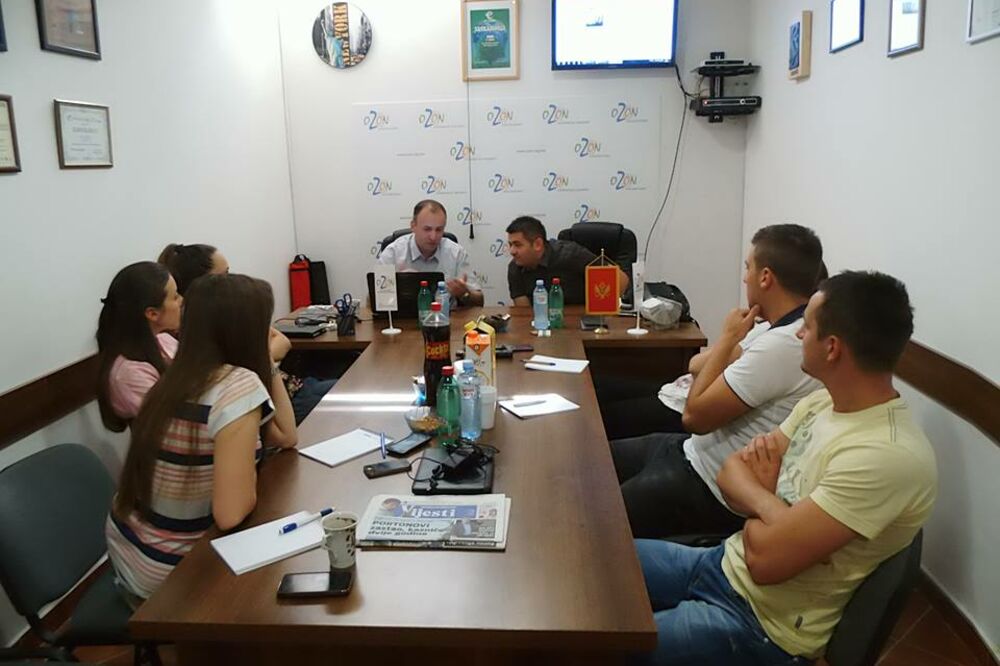 Budi odgovoran tribina, Foto: Budiodgovoran.me