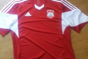Mladost u "adidas" opremi