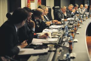 DF: Vlada nema legitimitet