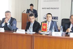 Vlahović o postizbornim savezima: Odnos prema NATO-u kreiraće...