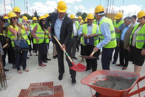 Delegacija obišla zagradu koja se gradi za izbjeglice