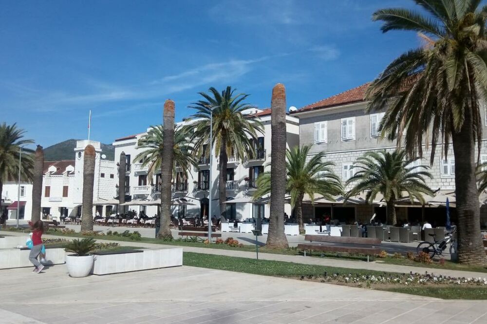 Tivat (Ilustracija), Foto: Siniša Luković