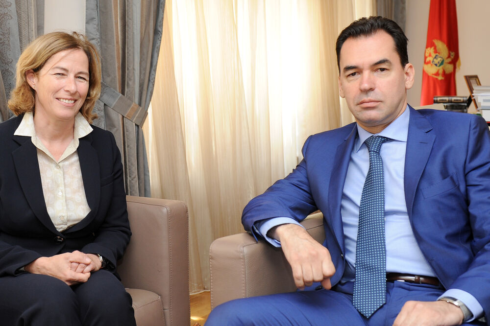 Fiona Mek Kluni, Zoran Pažin, Foto: Vlada Crne Gore