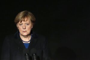 Varufakis: Merkel drži u rukama ključ za rješavanje grčke krize