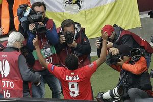 Milan se pojačao sa Karlosom Bakom