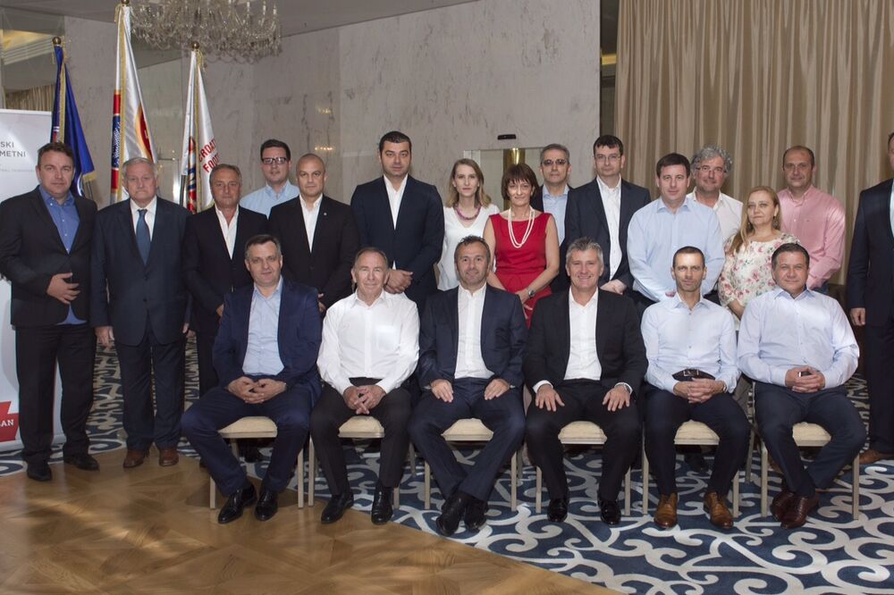 Fudbalski savezi, Foto: FSCG