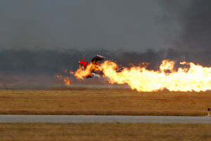 SAD: Srušio se vojni avion, presjekao gasovod i izazvao veliki...