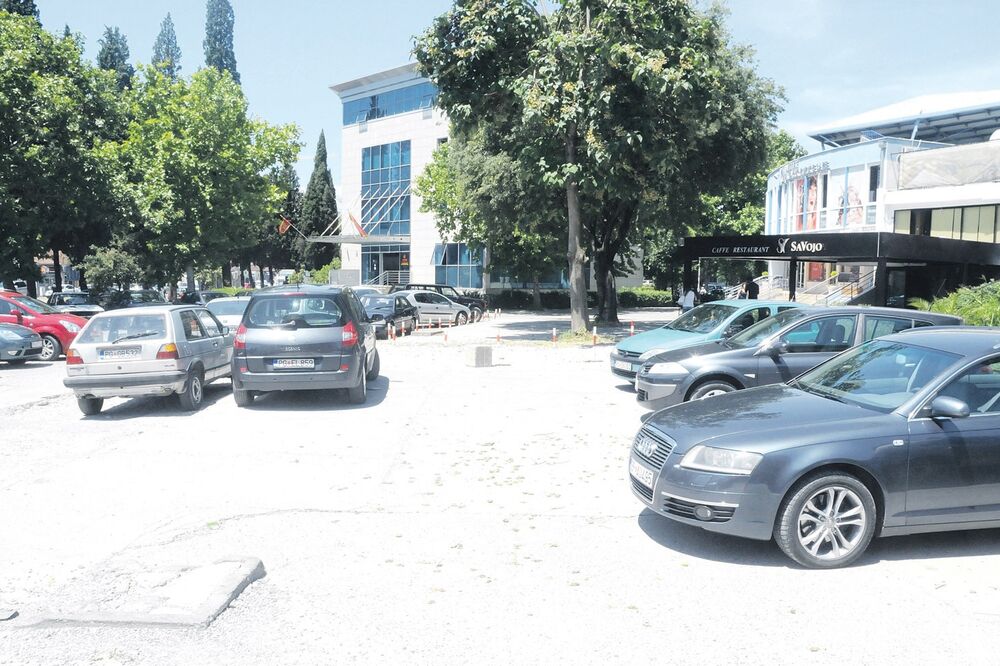 Parking, Jugopetrol pumpa, Foto: Vesko Belojević
