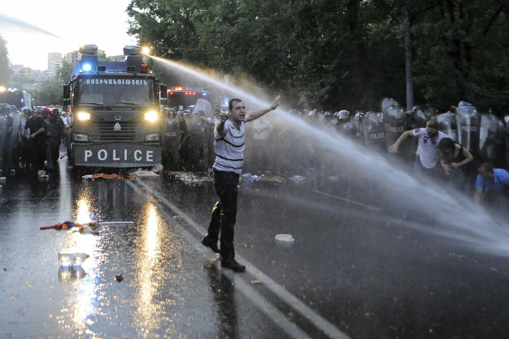 Jerevan, protest, Foto: Reuters