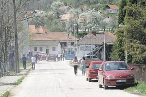 Plivajte u sportskom bazenu, a ne u (geo)političkim vodama
