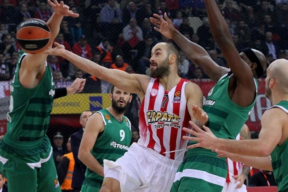 Spanulis (Olimpijakos) na meču sa Panatinaikosom, Foto: Euroleague