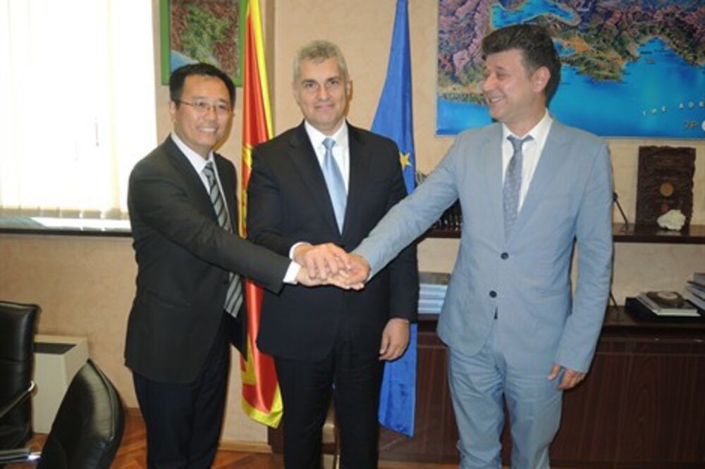 Ivan Brajović, Miloš Knežević, Gao Liang, Foto: Gov.me