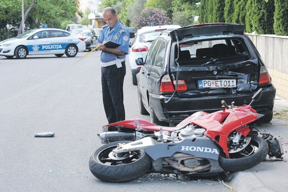 Udes, honda, auto, Foto: Savo Prelević