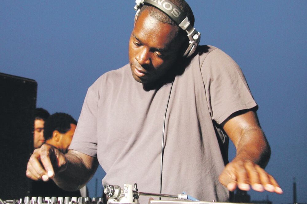 Kevin Saunderson (Novina)
