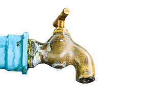 Herceg Novi: Od danas potrošači imaju vodu samo dva sata dnevno