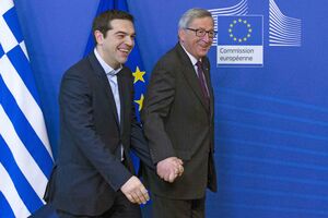 Junker: Grčka vlada obmanjuje glasače