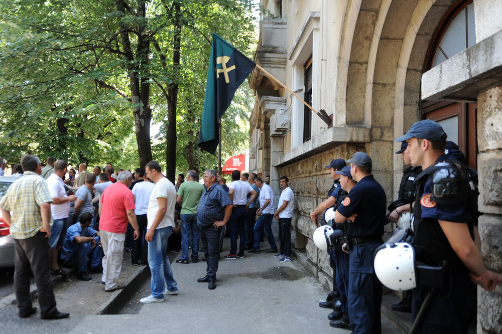 Radnici Rudnika boksita, Foto: Savo Prelević