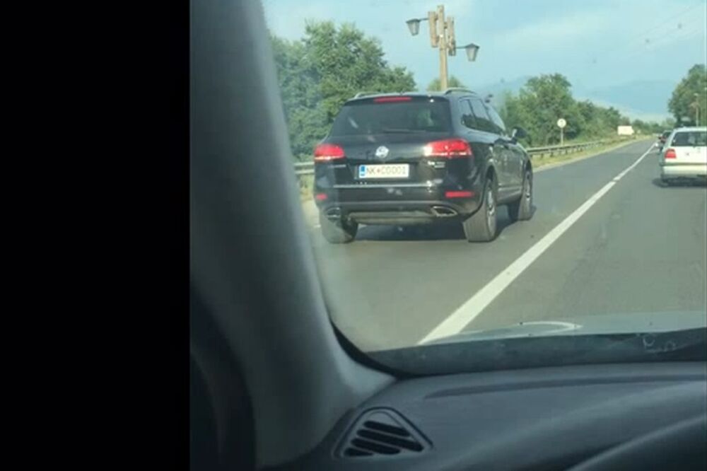 Auto, Veselin Grbović, preticanje, Foto: Čitalac "Vijesti"