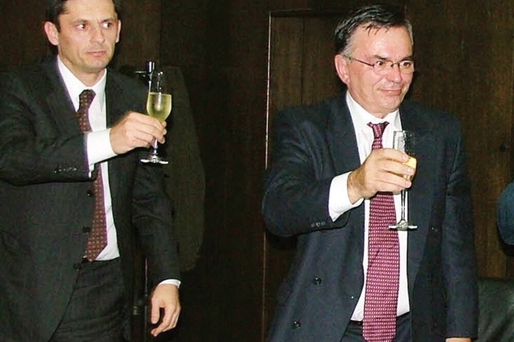 Oleg Obradović, Radomir Vukčević (Novine)