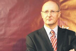 Bojović: Administracija zagorčava živote građana