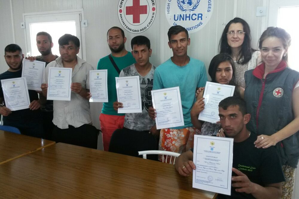 Romi sertifikati, Foto: Crveni krst Crne Gore