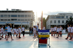 Počela "Svečana promocija Svjetske lige", podijeljeno oko 500...