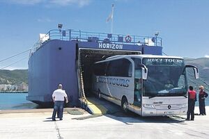 Mornari sa trajekta "Horizon" radili bez zaštitne opreme