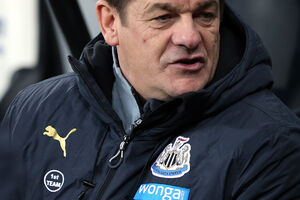 Njukasl otpustio Karvera, Meklaren čeka promociju