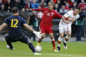 Crna Gora izgubila u Danskoj, gol i povreda Jovetića