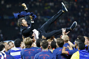 Bartomeu: Luis Enrike će ostati trener Barselone