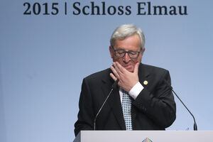 Junker: Izlazak Grčke iz eurozone nije opcija