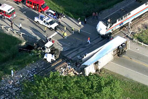 SAD: Voz naletio na kamion