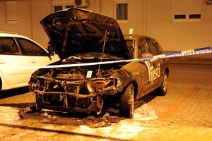 Policajcu robija jer je dozvolio da bude zapaljen automobil...