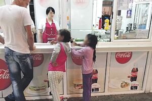 Prosjaci preplavili budvanske ulice