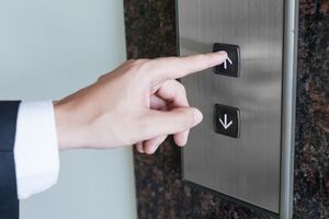 Japan: Pokretni toalet i voda za piće u liftovima u slučaju kvara