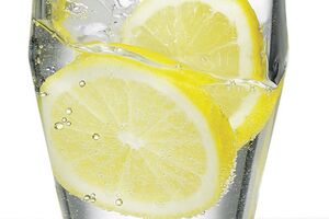 Balansirajte organizam vodom, solju i limunom