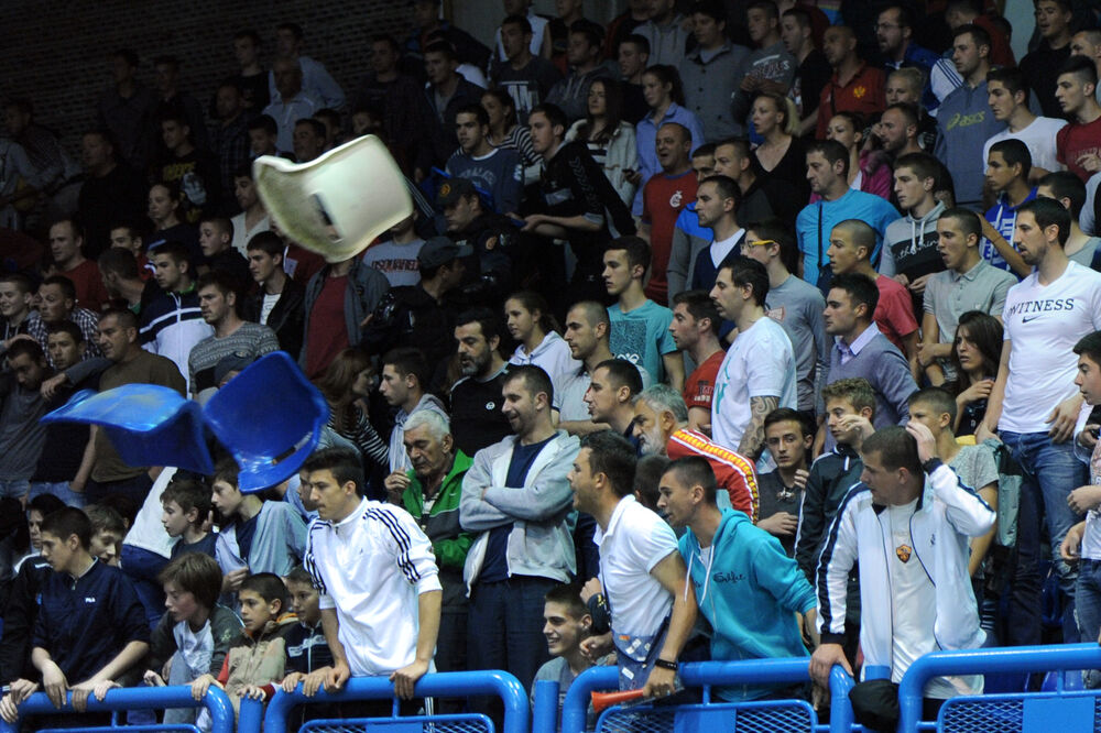 Navijači Sutjeske, Foto: Savo Prelević