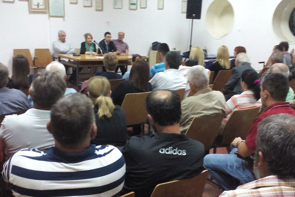 DF tribina Konik, Foto: Demokratski front